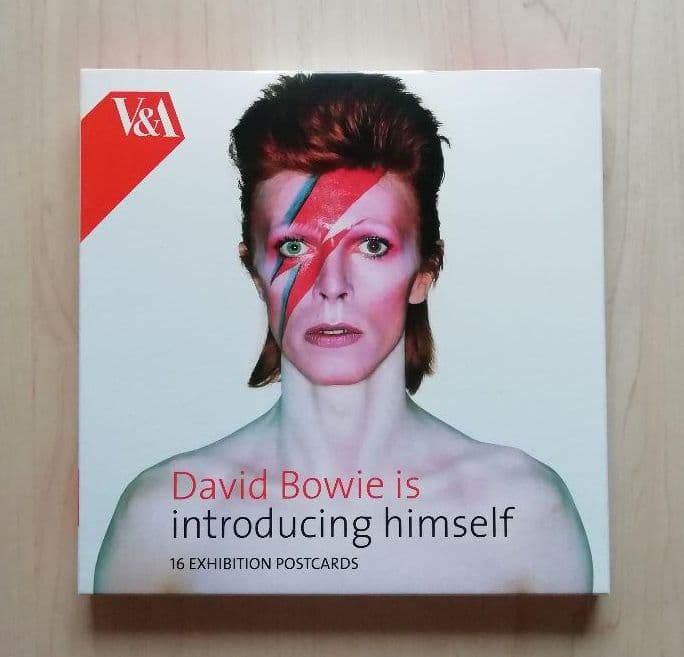 V&A David Bowie is here デヴィッド・ボウイ ポスター