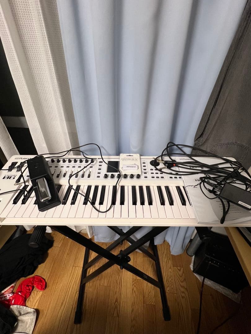 Roland FANTOM-06-SC島村楽器オリジナルホワイトカラーローランド Roland FANTOM-06-SC シンセサイザー 限定ホワイト 追加音源付属 61