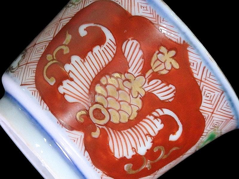 大聖寺伊万里 金襴手 金唐草に牡丹の図 小猪口 5客 N276AS-CZm - メルカリ