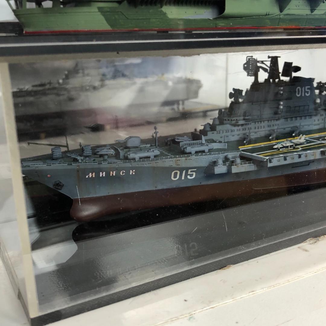 艦船模型セット 空母 アクリルケース付 空母 プラモデル 完成品 - メルカリ