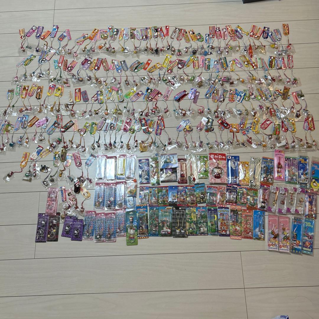 レア多数！！根付けキティ　271個セット ハローキティ 鈴根付｜サンリオオンラインショップ本店 - 公式通販サイト