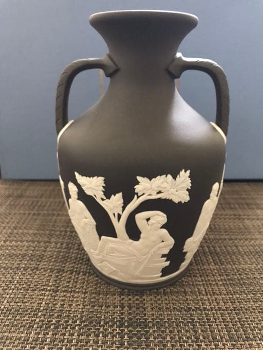 ウェッジウッド ジャスパー ブラックポートランドベース ポートランドベース|WEDGWOOD公式オンラインストア