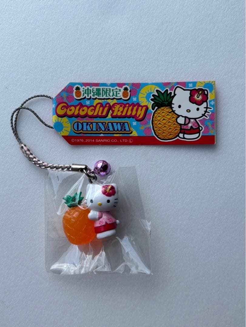 美品】ご当地キティ沖縄限定 アロハシャツ パイナップル HELLO KITTY