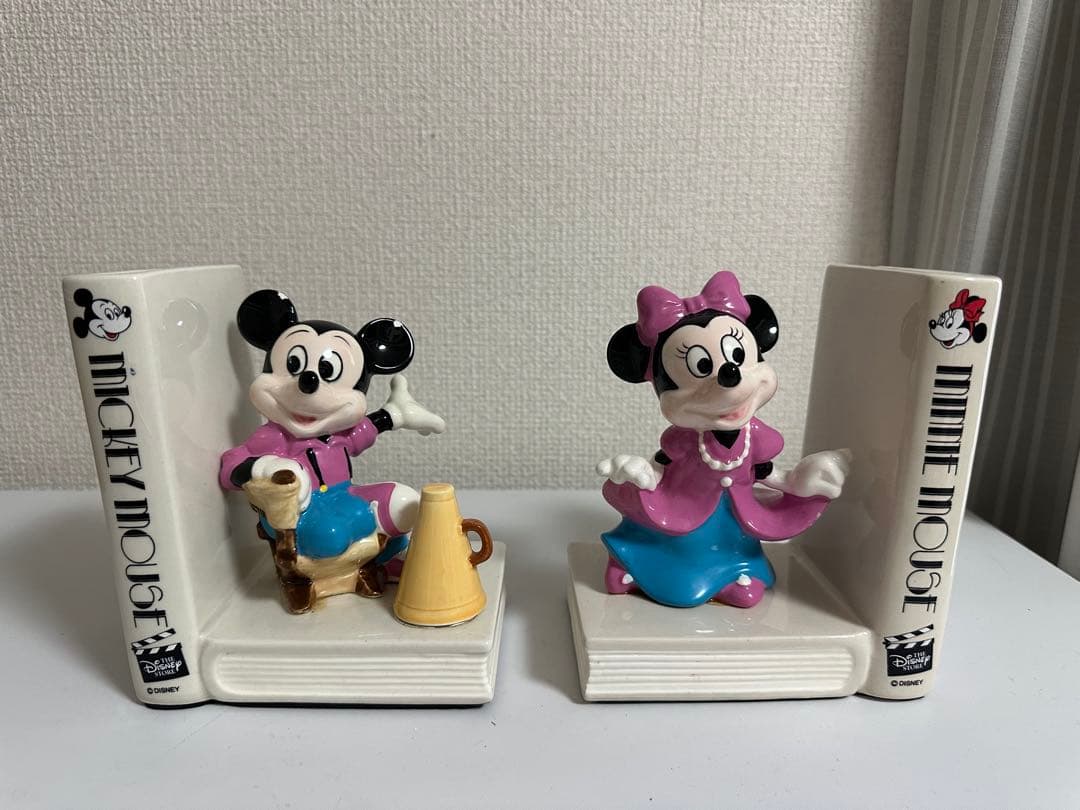 ミッキー、ミニー　ブックエンド　陶器置き物 Amazon.co.jp: ミニーマウス ミッキーマウス ブックエンド 本立て