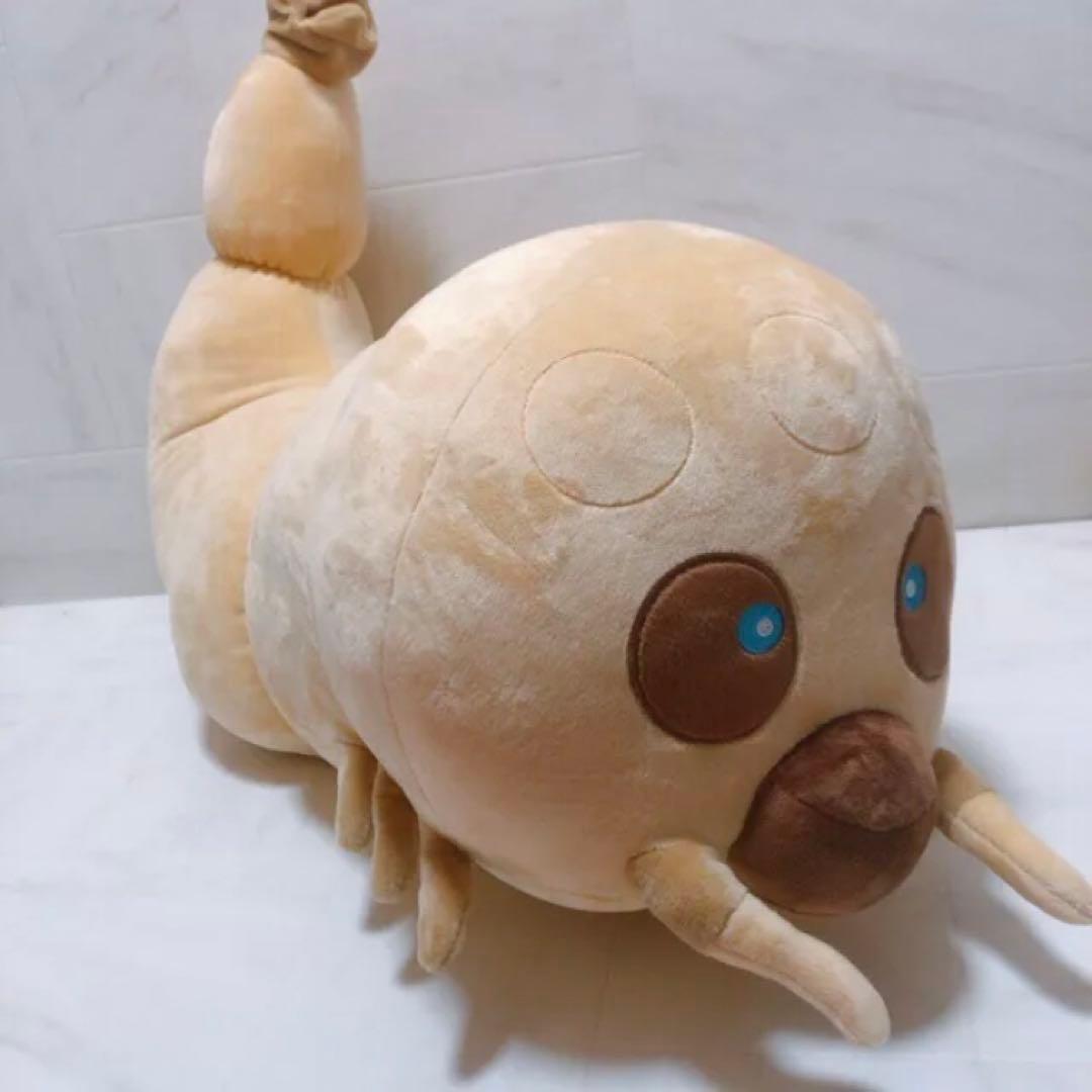 新品タグ付き】モスラ幼虫 BIG ぬいぐるみ クッション ゴジラ しまむら