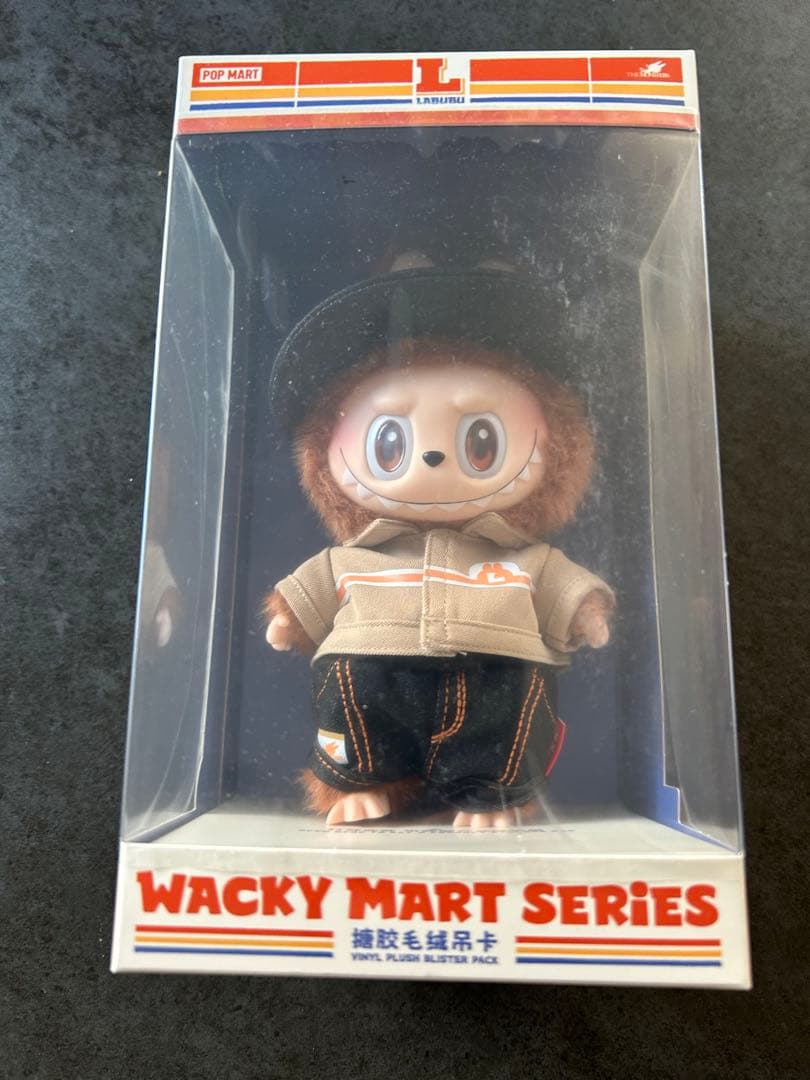 新品正規品】THE MONSTERS 店員ラブブ LABUBU - メルカリ