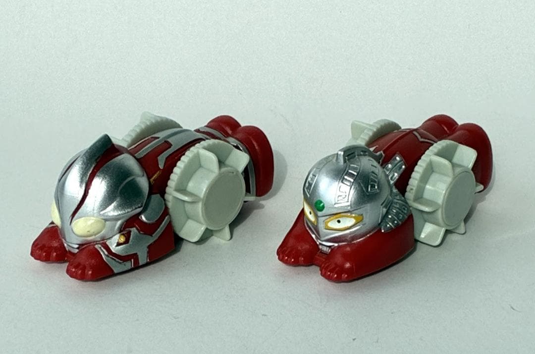ウルトラマン ウルトラセブン 水陸両用プルバック 2個セット ダイドー