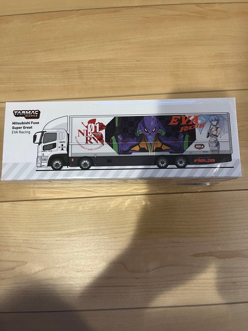 タミヤ 三菱ふそう スーパーグレート エヴァンゲリオン エヴァンゲリオンレーシングのステージトラックがミニカーに！TARMAC