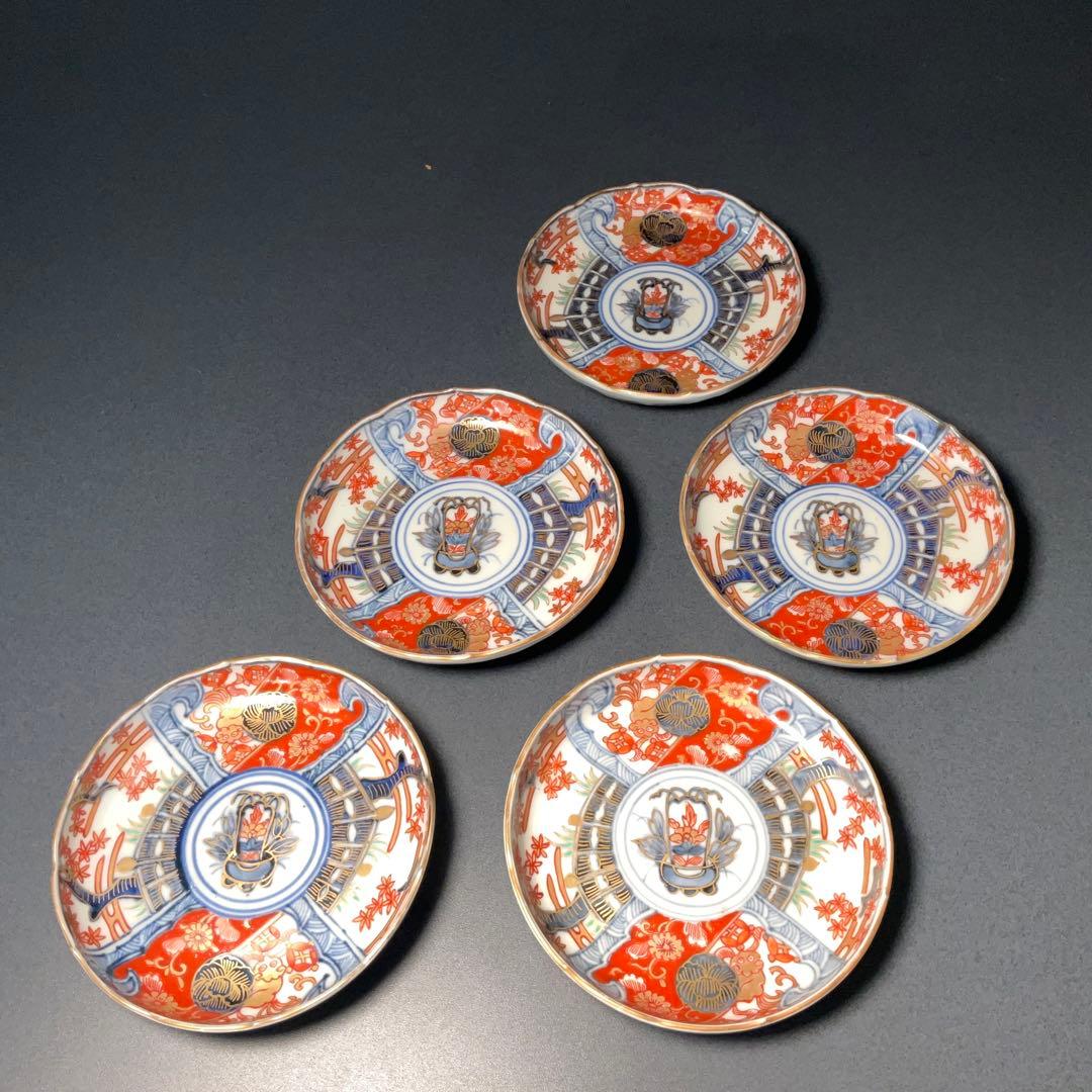 伊万里金襴手 花籠図小皿５枚組　桐箱付　∅11　骨董　古伊万里　R1292お12 古伊万里 金襴手 鳳凰に花図 4寸皿 5枚セット