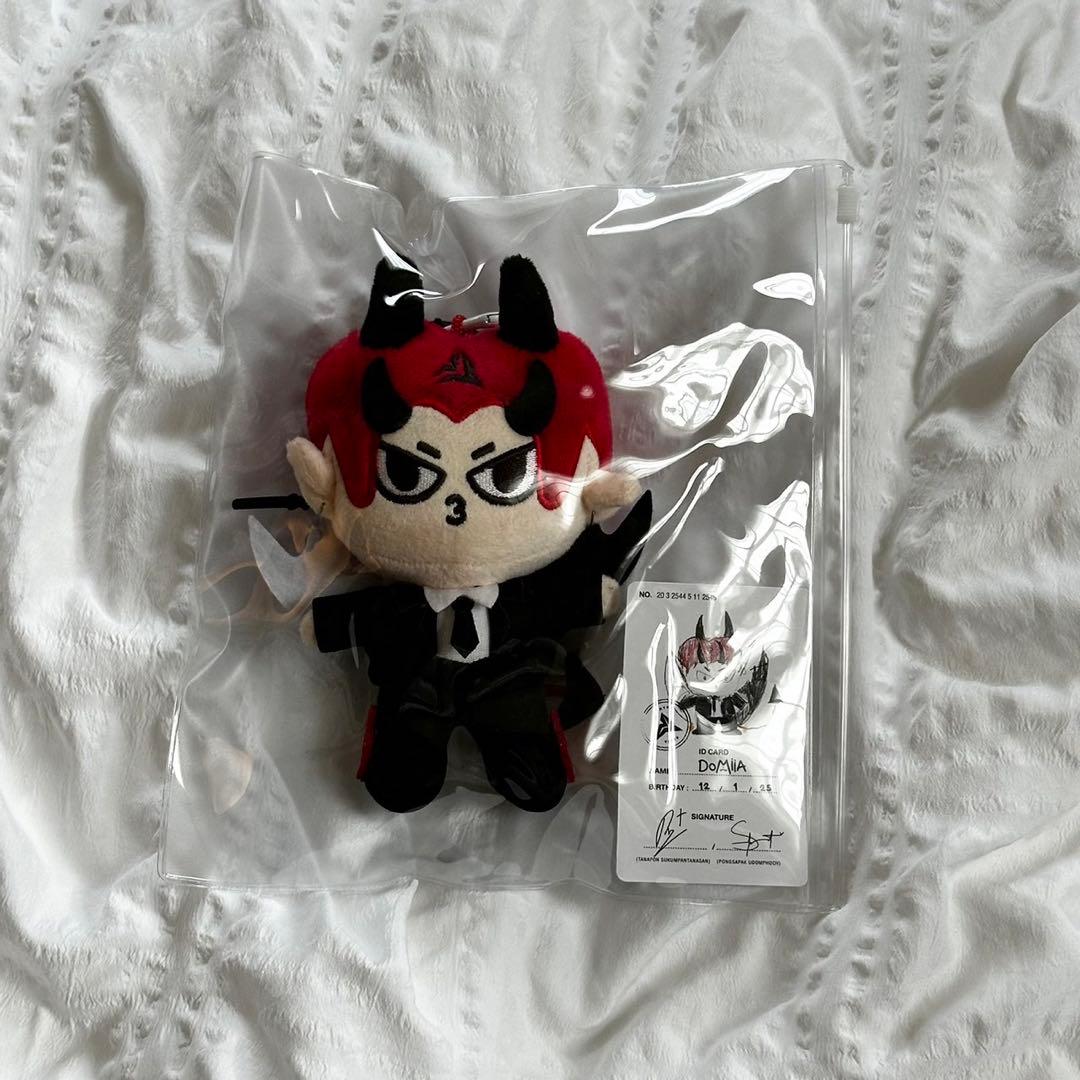 PerthSanta】DOMIIA DOLL KEYCHAIN - メルカリ