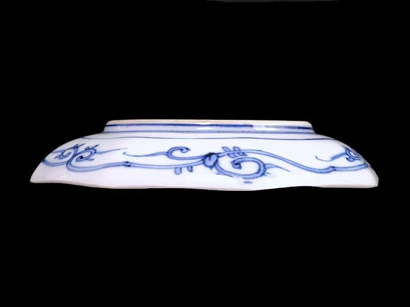 大聖寺伊万里 金襴 金唐草に青海波の図 描分八角6寸皿 2枚 079AS-CQe