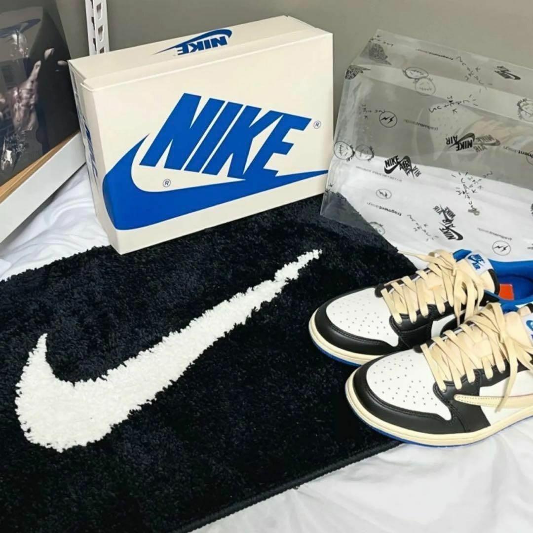 NIKE ロゴ ラグ カーペット - メルカリ