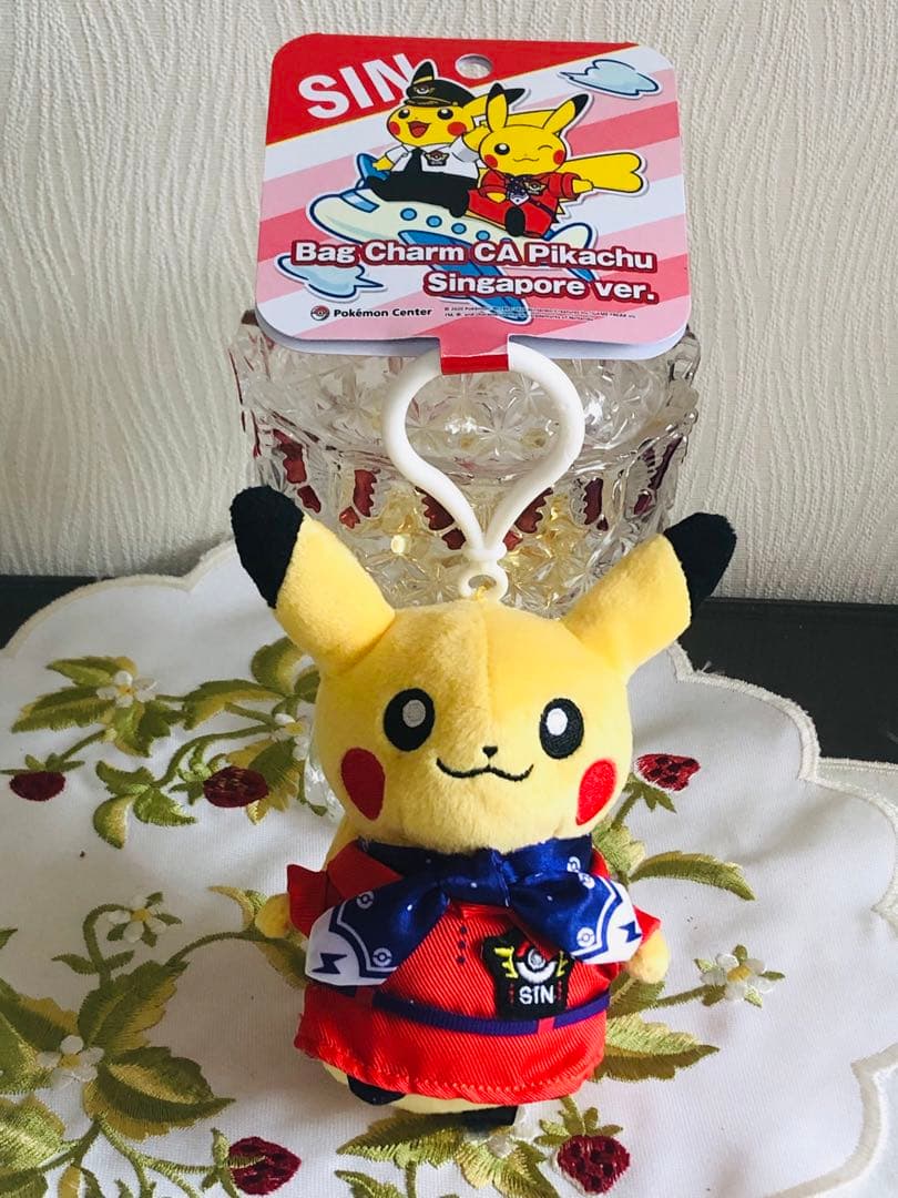 ☆シンガポール限定☆ポケモンセンター CAピカチュウ バッグチャーム
