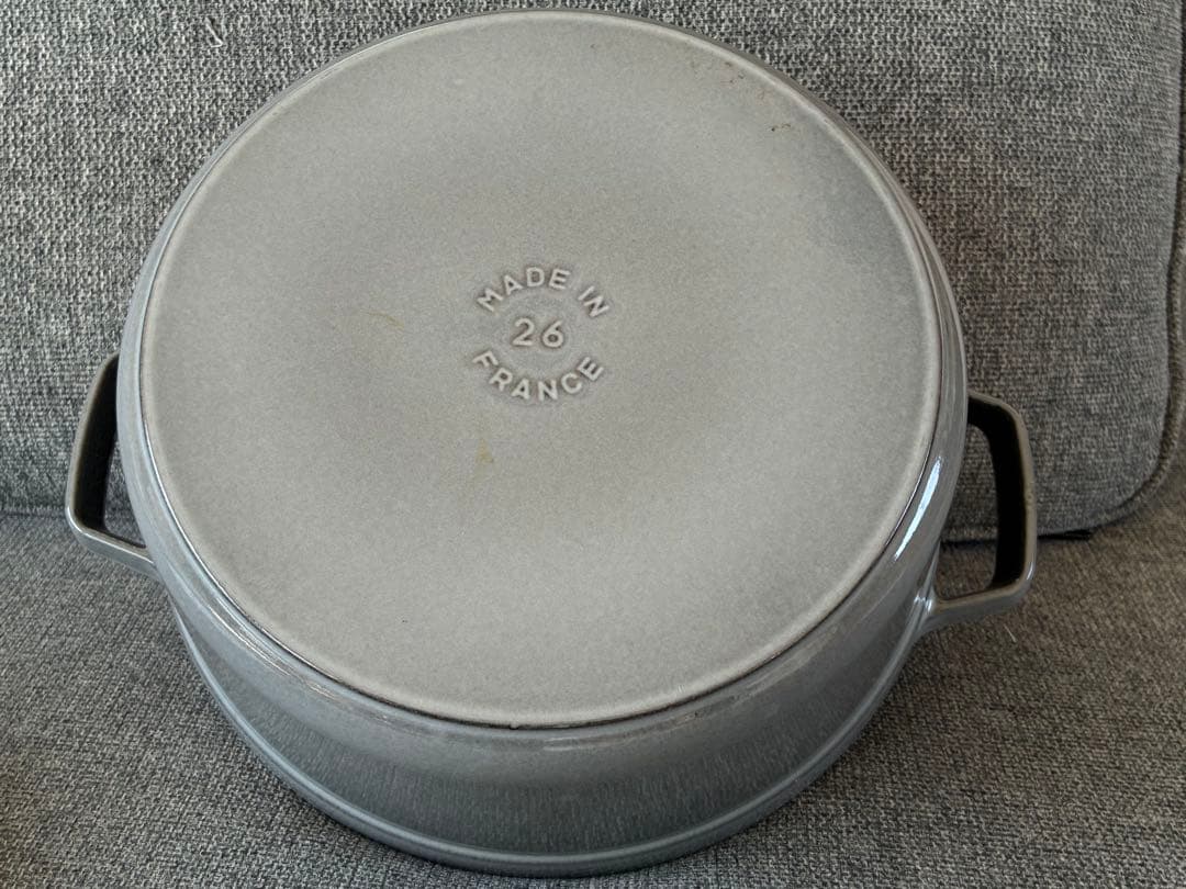 STAUB 両手鍋 グレー 約26cm - メルカリ