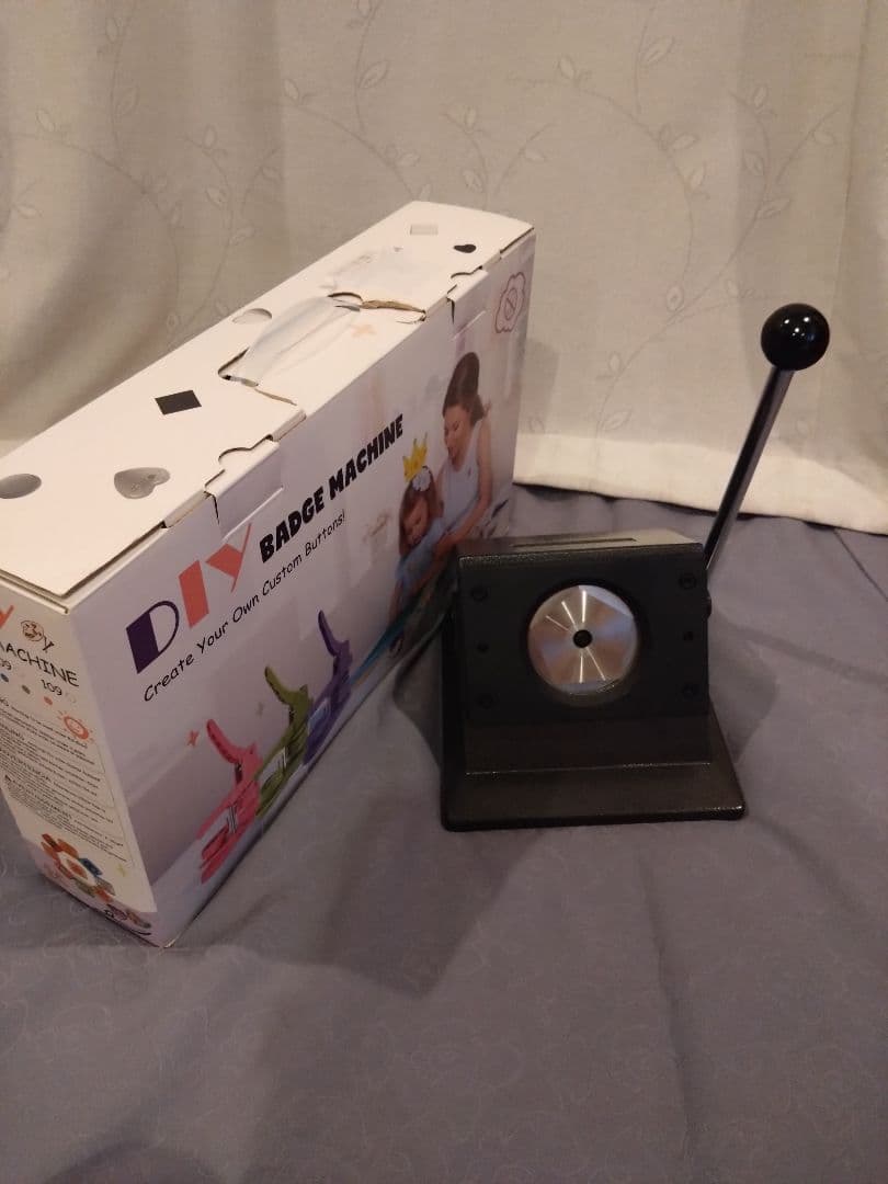缶バッジマシーン　&　スタンドカッター　両方とも58mm 缶バッジマシン用 エンブレム型 スタンドカッター （50×70mm）[BSC