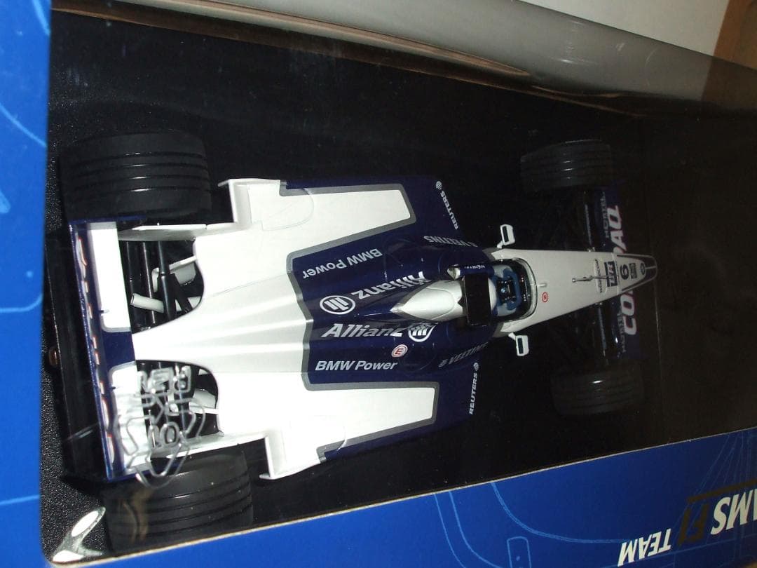 ウィリアムズ FW22 SHOWCAR モントーヤ ミニチャンプス 1／18