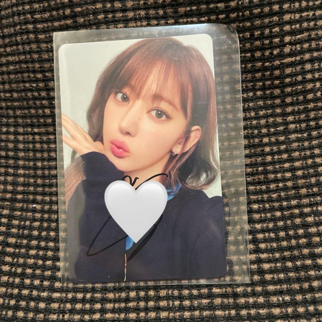 Le Sserafimルセラフィム　直筆サイン　トレカフォトカードサクラ宮脇咲良 LE SSERAFIM - IZ*ONE さくら サイントレカの通販 by ぱわぱふshop｜ル