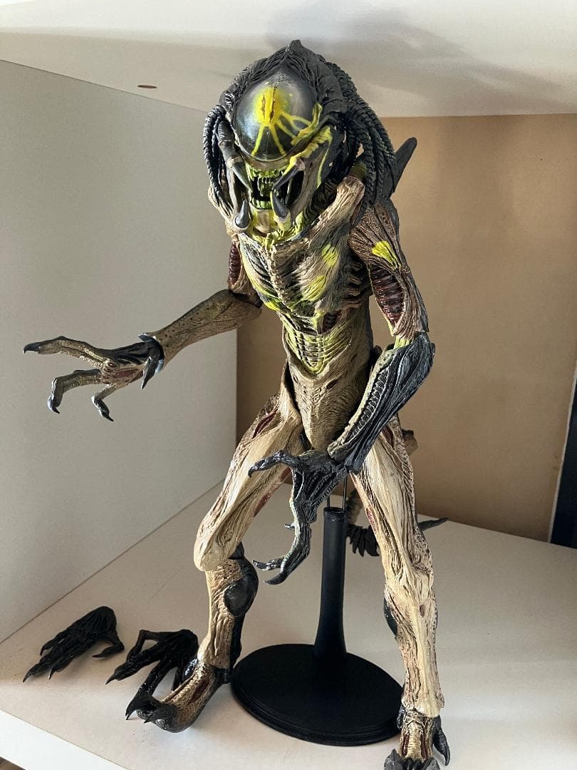 プレデリアン ダメージ版 ホットトイズ 1/6サイズ エイリアン - メルカリ