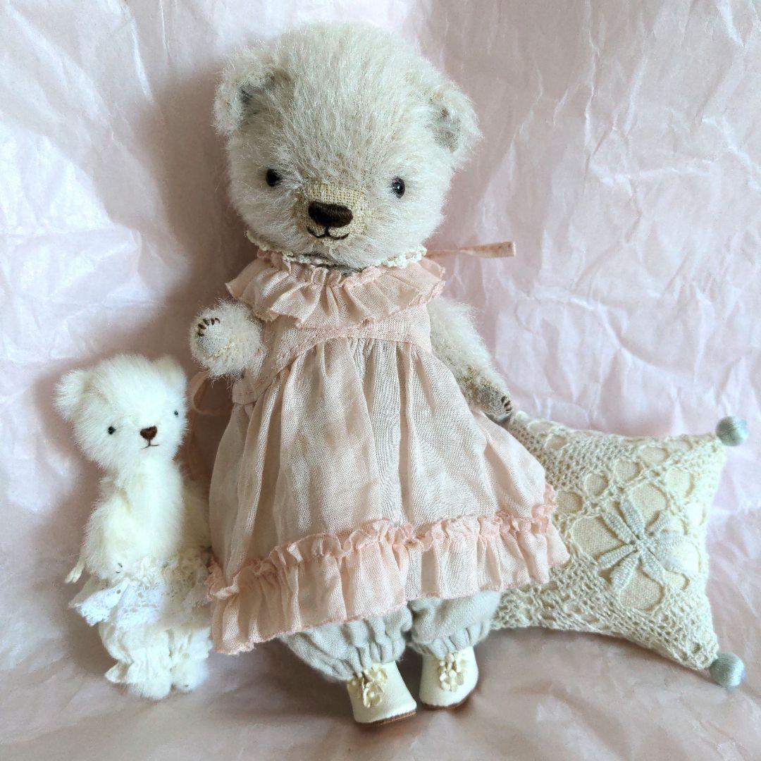作家 くまさん2体＋ 洋服多数 ぬいぐるみ ハンドメイド ハンドメイドぬいぐるみ作家「雷鳥つめ」さんが作ったぬいぐるみ「くま