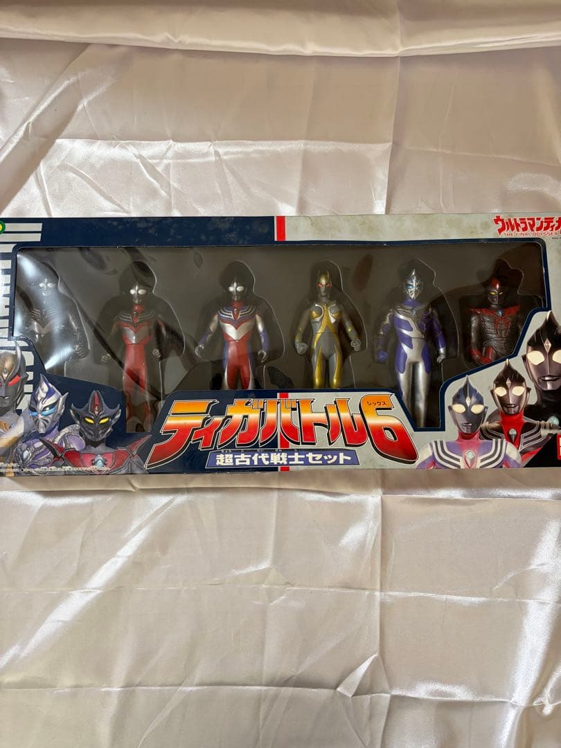 BANDAI ウルトラマン ティガバトル6 超古代戦士セット Amazon.co.jp: ウルトラマンティガ ティガバトル6 超古代戦士セット