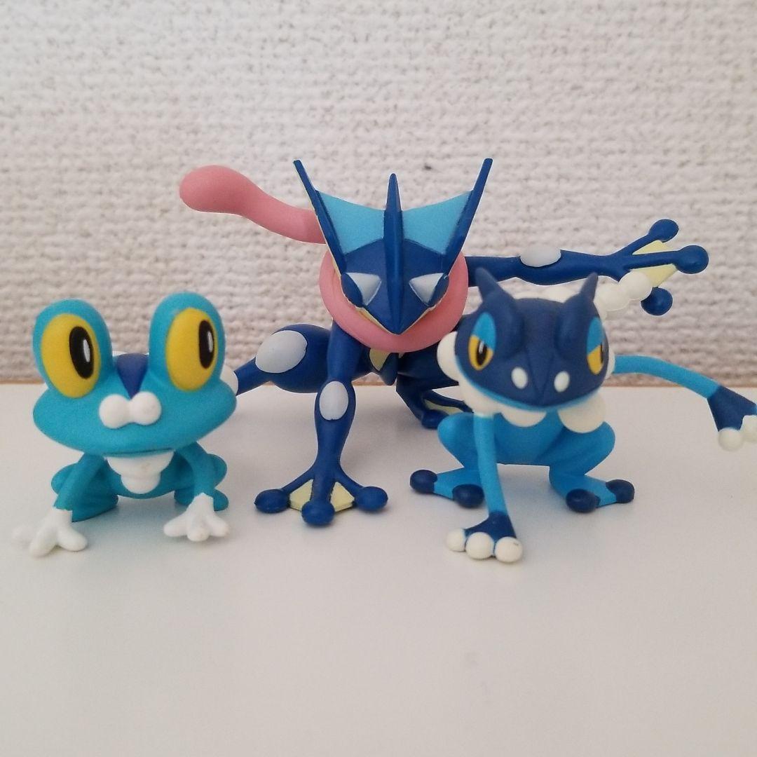 ゲッコウガ、ゲコガシラ、ケロマツ モンコレXY - メルカリ