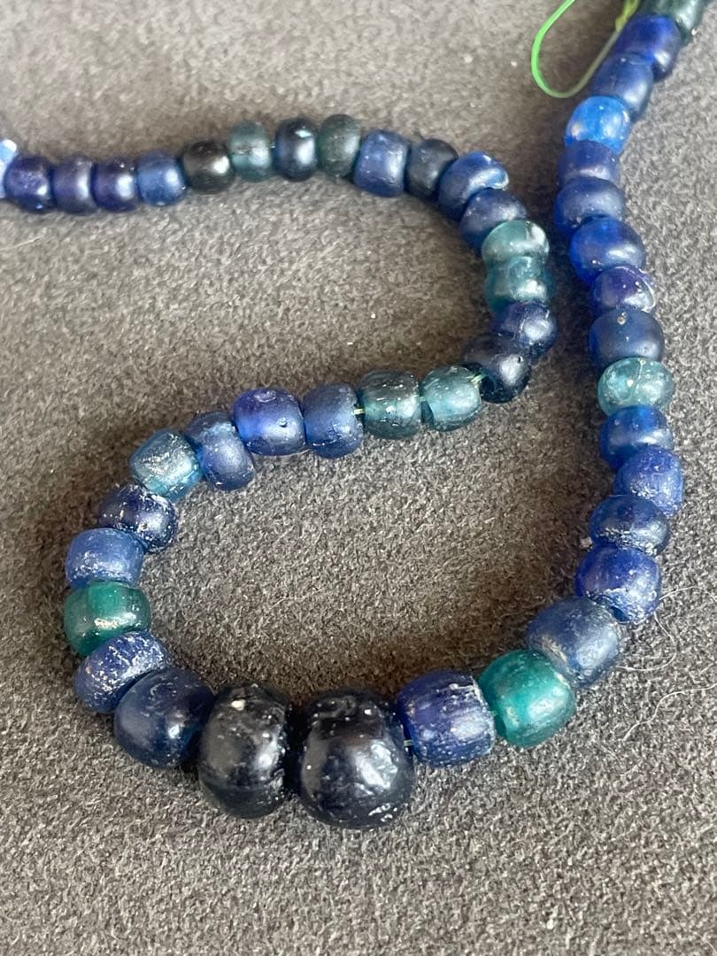 古墳時代　瑠璃玉首飾り　装飾品　出土品 水晶製勾玉と古代瑠璃玉 古墳時代 - Chagamocraft (チャガモクラフト)