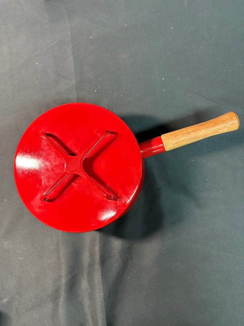 DANSK 赤い片手鍋 鋳鉄製 木製ハンドル - メルカリ