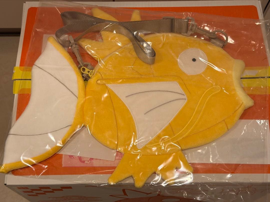 ポケモン ピカピカボックス2026 福袋 金のコイキングのショルダー