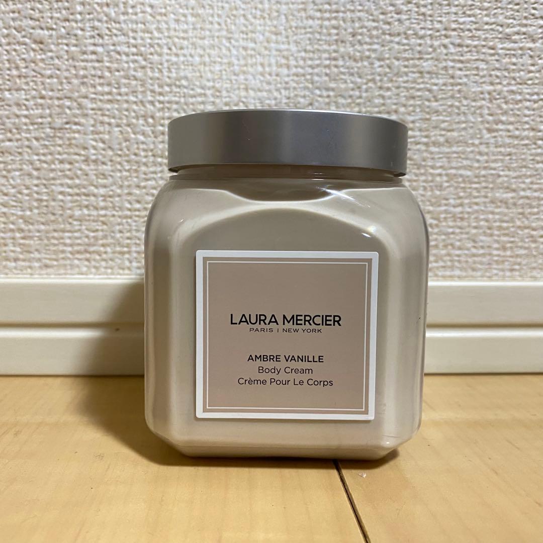 LAURA MERCIER ボディクリーム アンバーバニラ 300g ローラ メルシエ / ホイップトボディクリーム アンバーバニラの公式