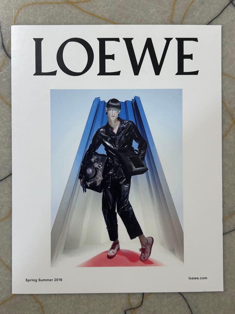 希少 LOEWE ロエベ 大判ポストカード フォトカード 16㎝×20㎝ - メルカリ