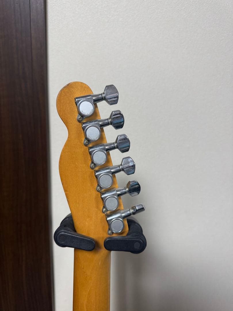 希少】fenderJapan Telecaster Fシリアル おまけ付き - メルカリ
