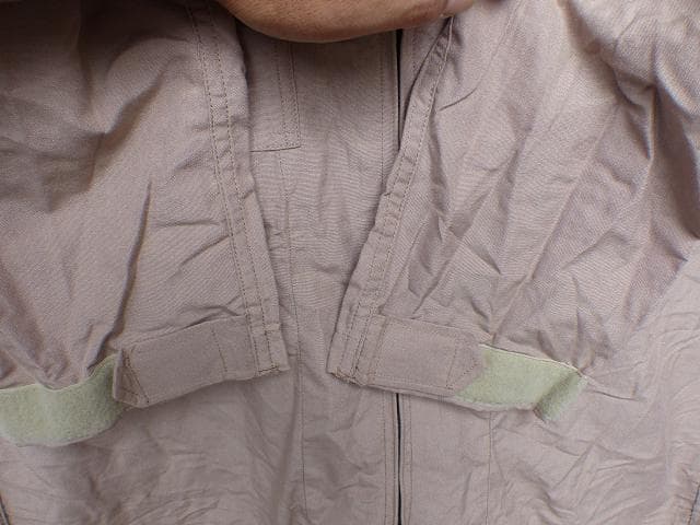 米軍実物 NEW! CWU－27／P タン 44R C126 - メルカリ