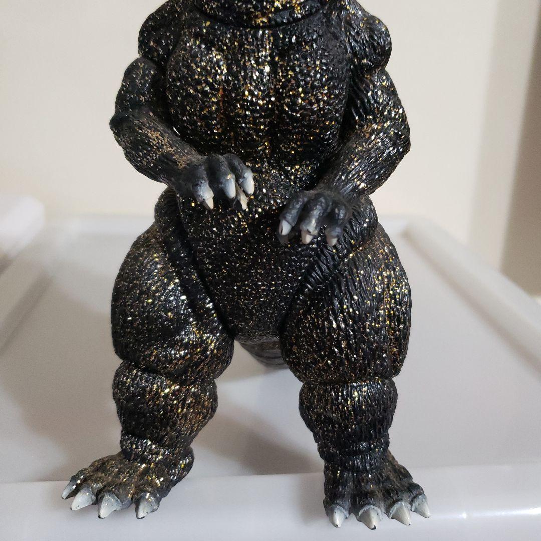 バンダイ ソフビ 世紀末覇王ゴジラ 黒と金のラメ 約30cm - メルカリ