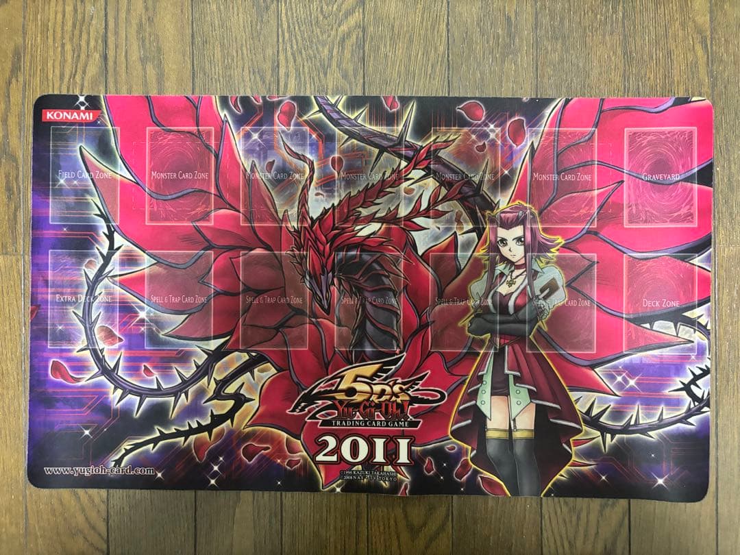 ブラックローズドラゴン プレイマット - メルカリ