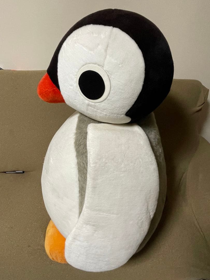 デカすぎ！！】ピングー めちゃデカ 特大ぬいぐるみ - メルカリ