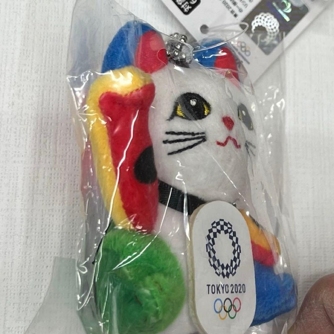 東京オリンピック公式 招き猫ぬいぐるみ ボールチェーン付き - メルカリ