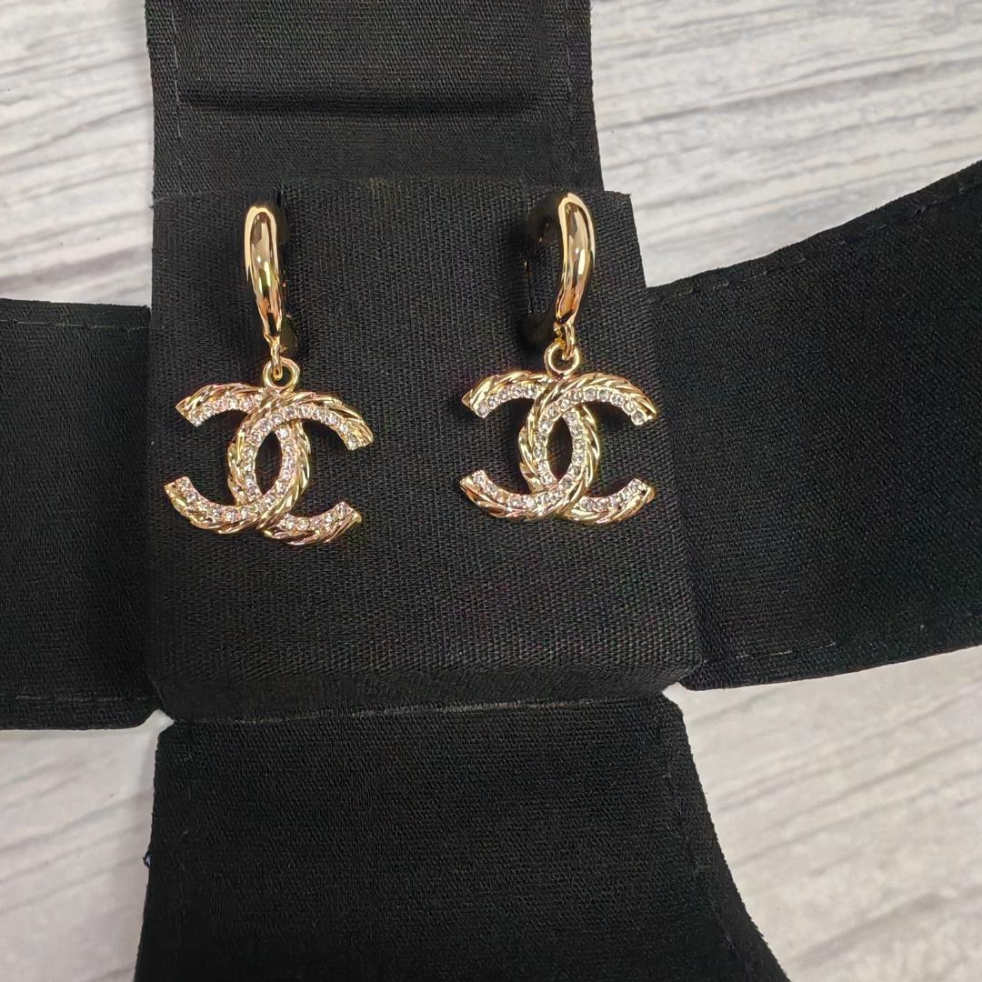 CHANEL CCロゴ フープピアス ゴールド CHANEL/シャネル】ココマーク フープピアス ゴールド系｜ヴァル