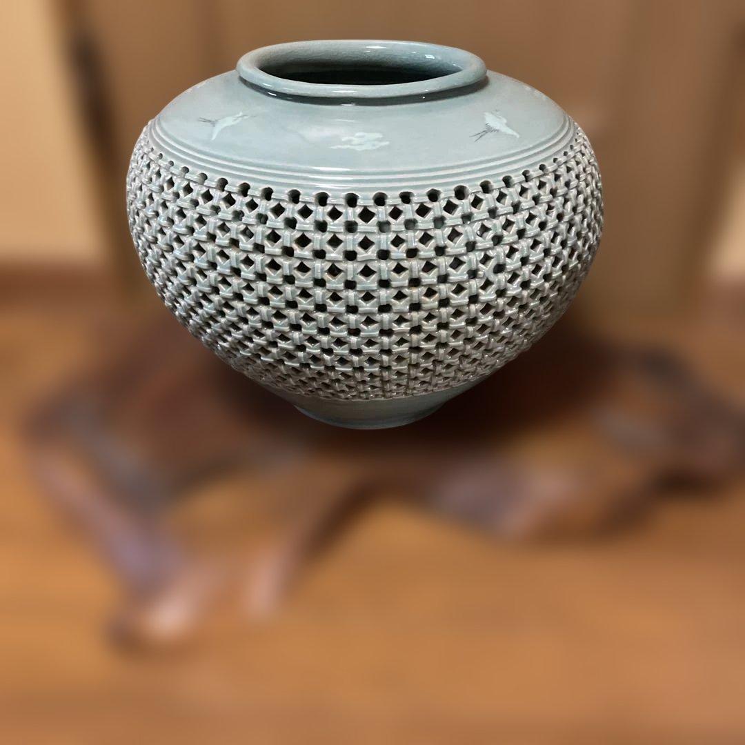 伝統工芸美術品 【特大高麗青磁（海泉窯）網目透し雲 鶴彫二重胴花瓶壺