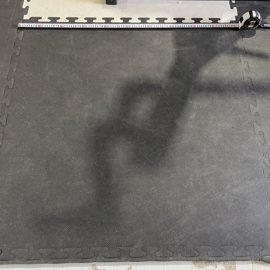 エクササイズマット 約100cm x 100cm 厚さ1.5ミリ〜1.8ミリ Re フィットネスクラブがつくった エクササイズマット ストレート