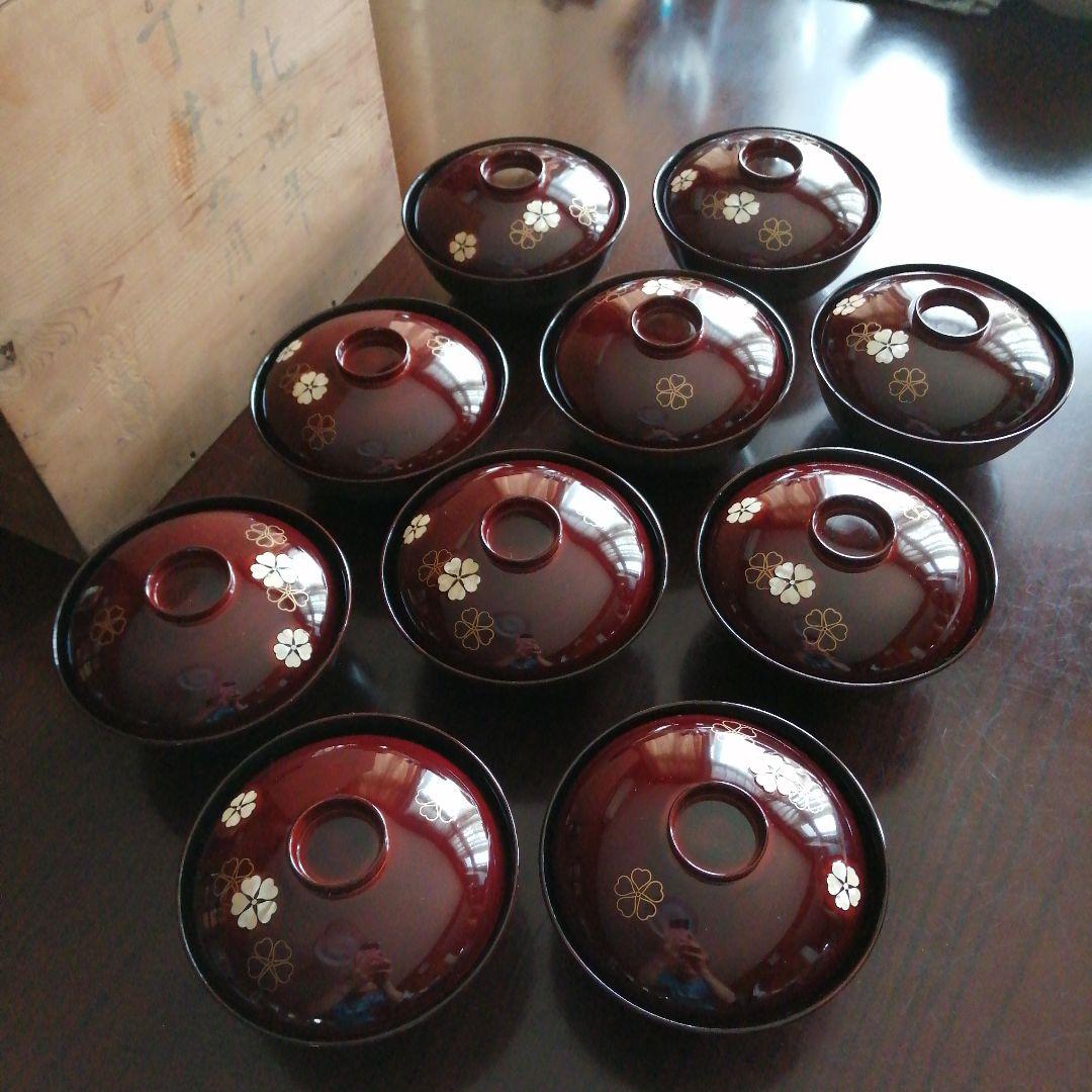 木製漆器　螺鈿桜紋蓋付椀　10客　12cm　昭和中期 楽天市場】ぐい飲み 螺鈿装飾を使用 さくら 黒内朱 桜 螺鈿 高岡漆器