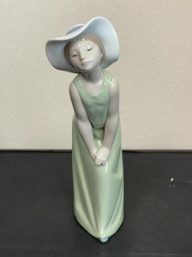 LLADR(リアドロ）　女性置物　２９４ リヤドロ 花の香りにつつまれて フィギュア 人形 女性 LLADRO リアドロ