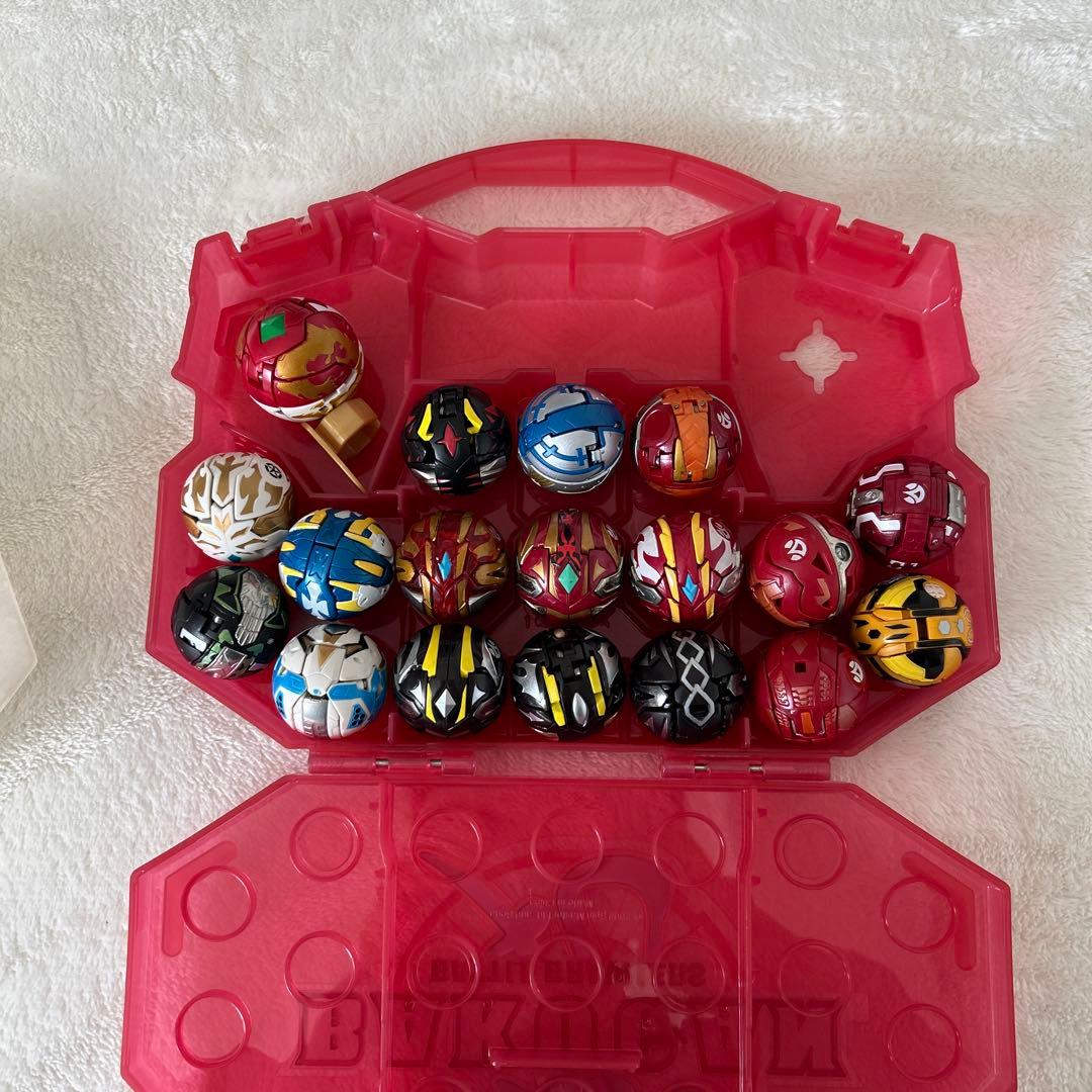 爆丸BAKUGAN バトルカード36枚 クリアケース2つ - メルカリ