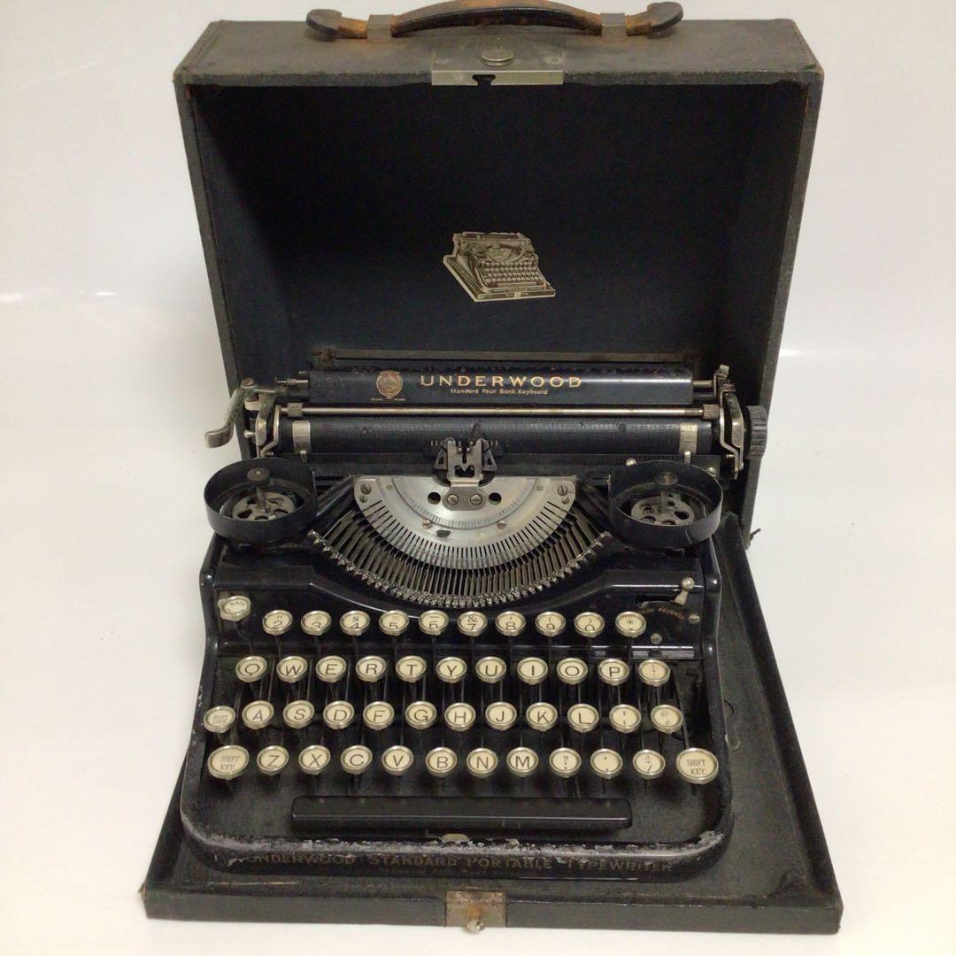 UNDERWOOD ポータブルタイプライター レトロ ビンテージ アメリカ製