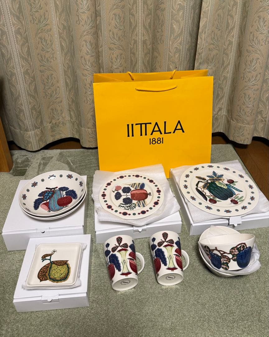 【新品・未使用】【値下げしました】 タイカ サト 2026福袋 iittalaイッタラ タイカ サト 福袋フルセット - メルカリ