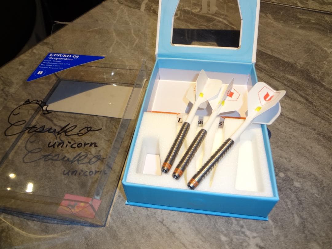 サイン入り　 Unicorn Leopardess　大井絵津子　USED ダーツ > ソフトダーツ > ブランド【ヤ行】 > ユニコーン > unicorn