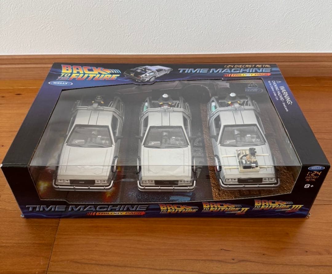 バック・トゥ・ザ・フューチャー WELLY デロリアン I .II.IIIセット WELLY 1/24 Back To The Future I・II・III デロリアン 3台セット