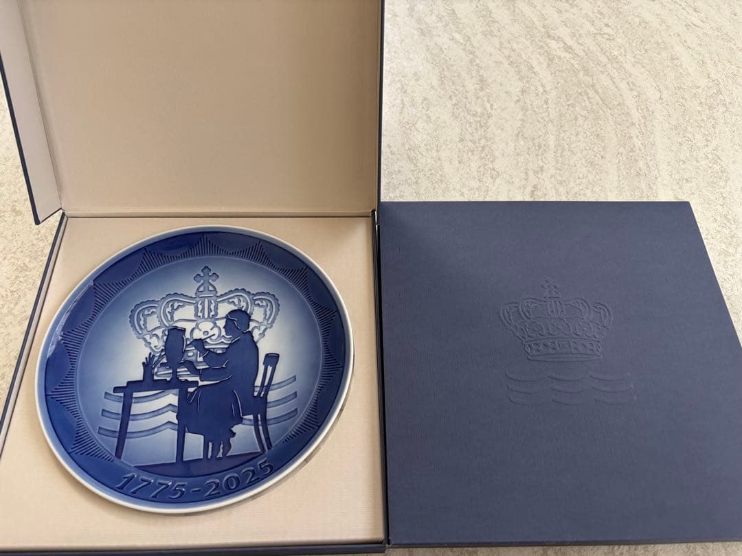 新品□ロイヤルコペンハーゲン250周年 イヤープレート 1775-2025