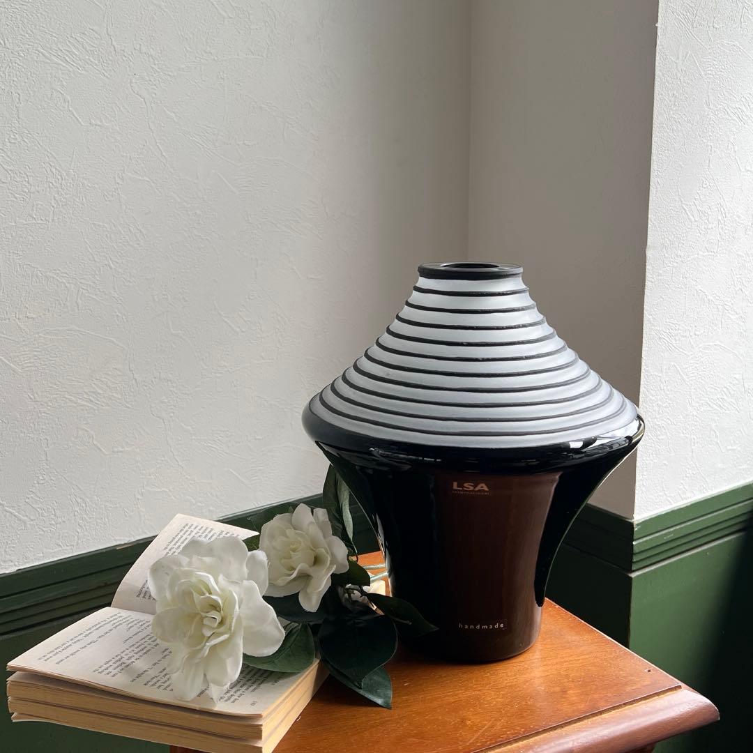 k870 EMILIO Vase LSA モダンフラワーベース ガラス ブラック カルマフラワーベース カーボンブラック M – kuros.style