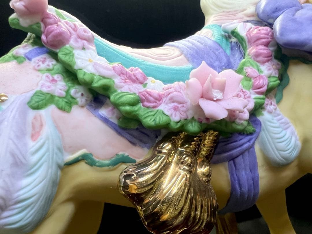 陶器製 馬の置物 花の装飾付き 低 価格 通販