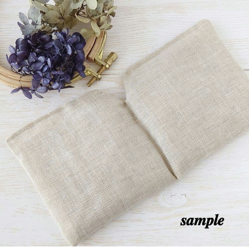 手刺繍入あずき/小豆のアイピロー【うさことカモミール】 インテリア